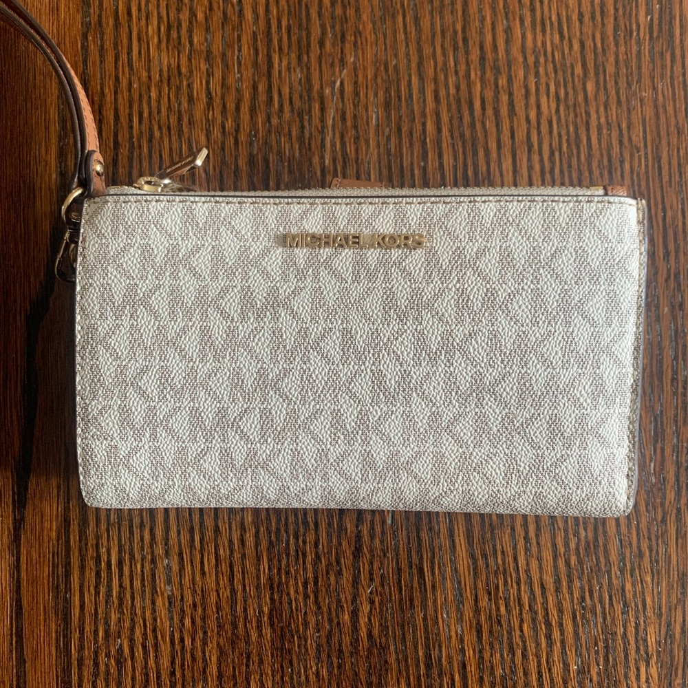 Michael Kors Logo Wallet